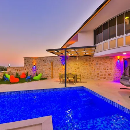 Villa Sandak 1 *